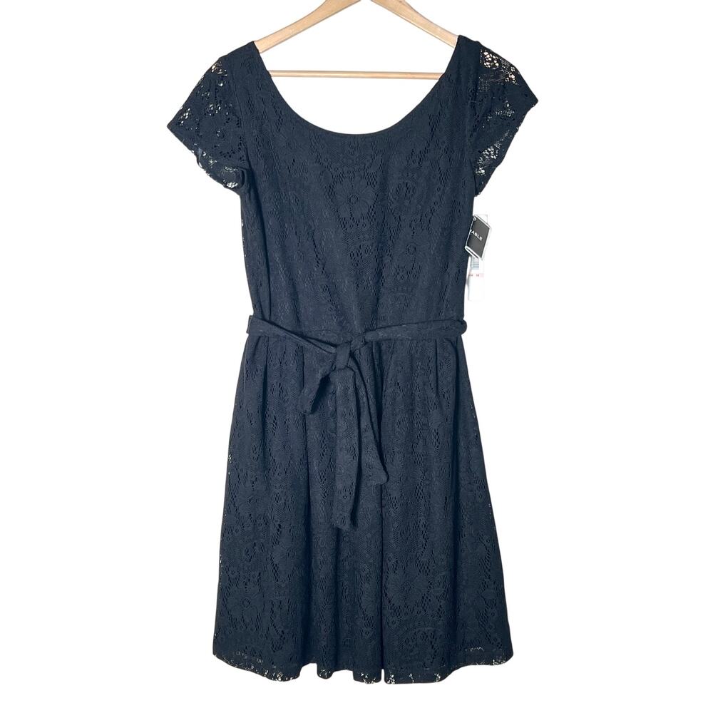 NWT Madison Leigh black cap sleeve lace fit in flare dress size 10 B182 - Picture 1 of 6